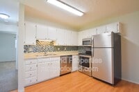 Building Photo - 421 N Hayden Bay Dr