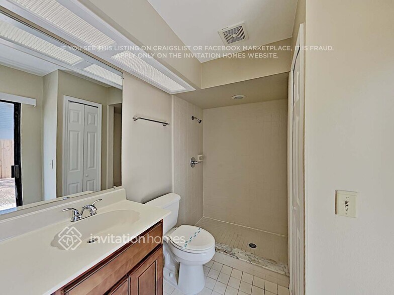 Building Photo - 1009 Chesterfield Cir