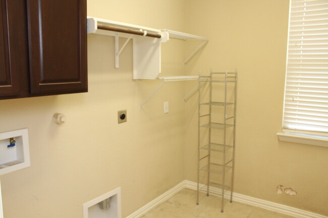 Laundry Room - 12306 Garrett Crk