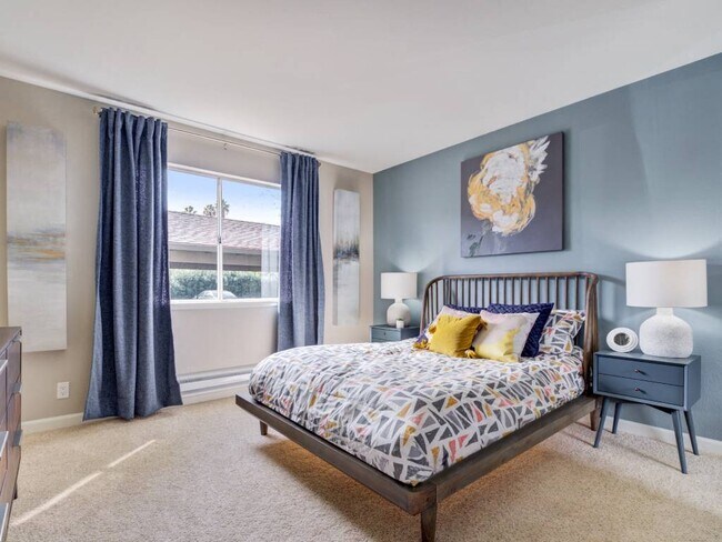 Building Photo - Sofi Waterford Park