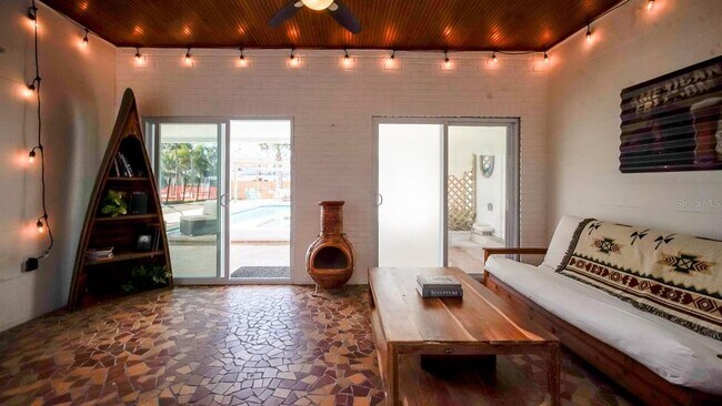 Building Photo - 4739 Baywood Point S