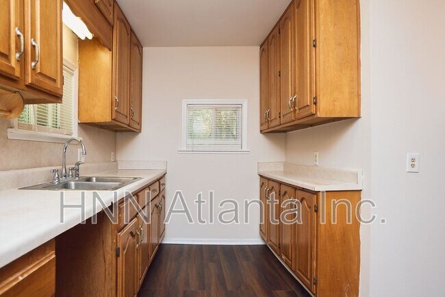 Building Photo - 2838 Mitchell Pl