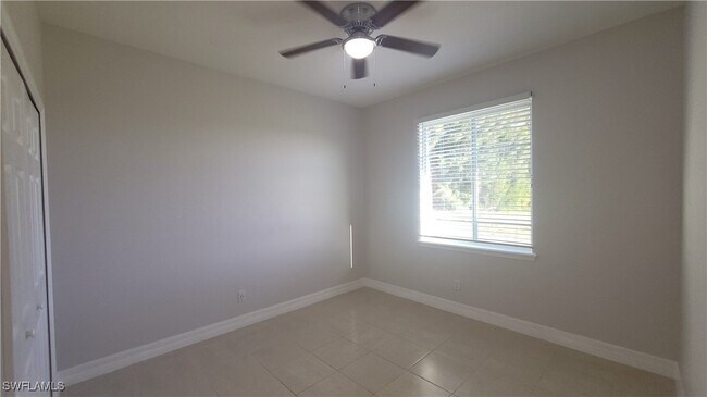 Building Photo - 3208 SW 17th Pl