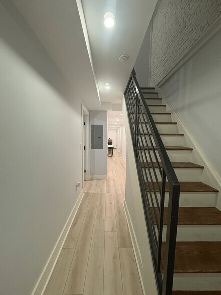 Building Photo - 3439 Lancaster Ave