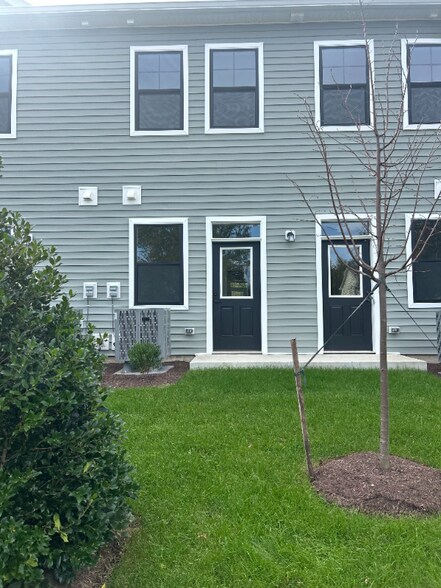 Building Photo - 2103 Emden Ln