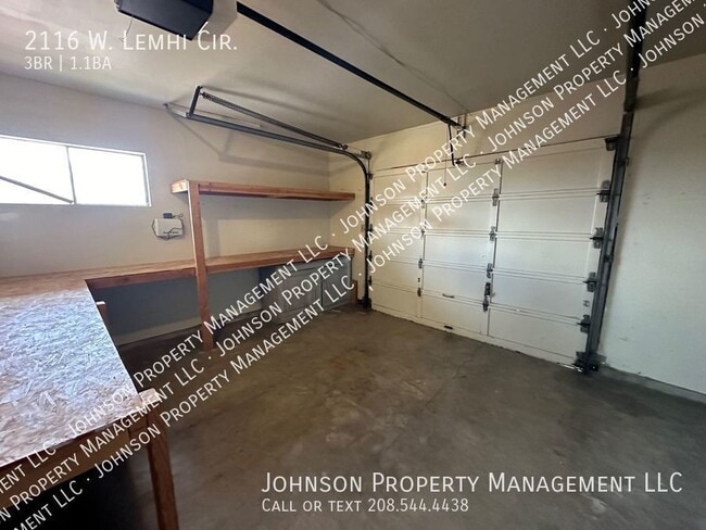 Building Photo - 2116 W Lemhi St