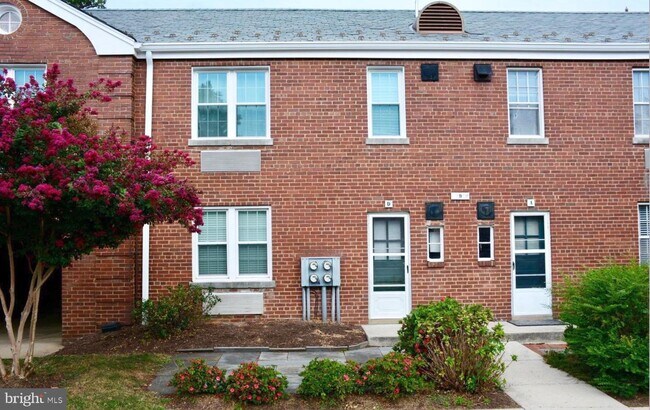 Building Photo - 9 Auburn Ct