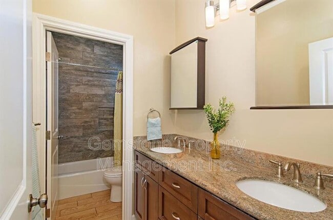 Building Photo - 5385 Brockbank Pl