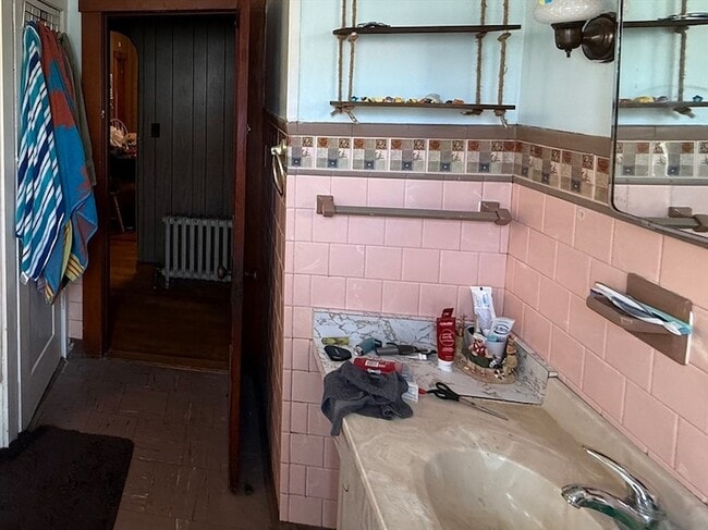 Building Photo - 931 Worcester Rd