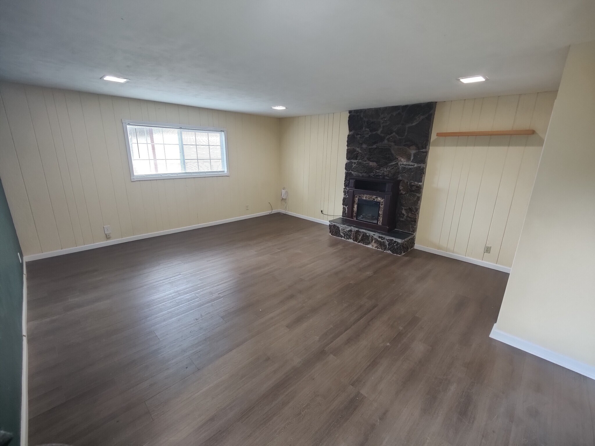 Building Photo - 1356 L St