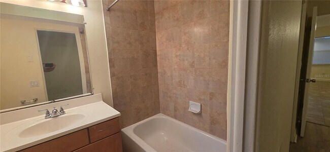 Building Photo - 224 6th Ave N