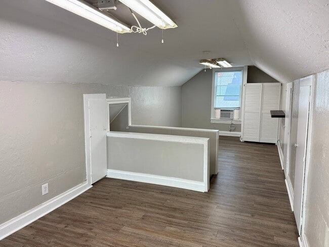 Building Photo - 2706 Palmetto Dr