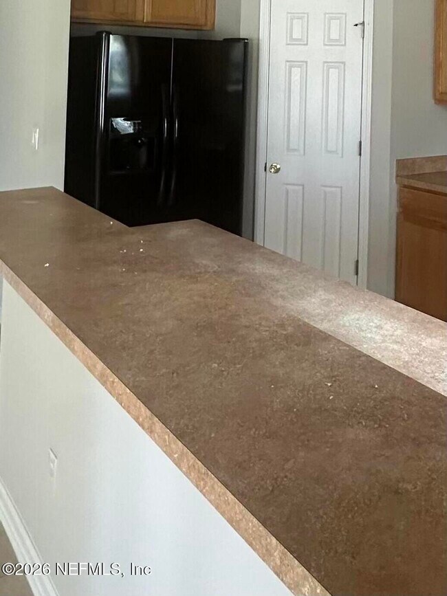 Building Photo - 3790 Pondview St