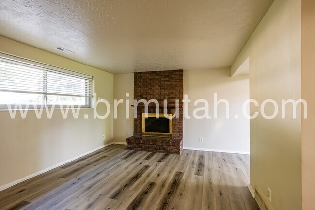 Building Photo - 3564 E 7800 S