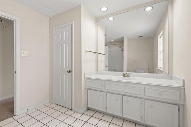 Building Photo - 3718 Stocksbridge Dr