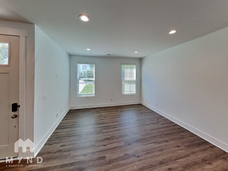 Building Photo - 3913 Ironwood St