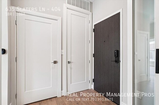 Building Photo - 635 Slaters Ln