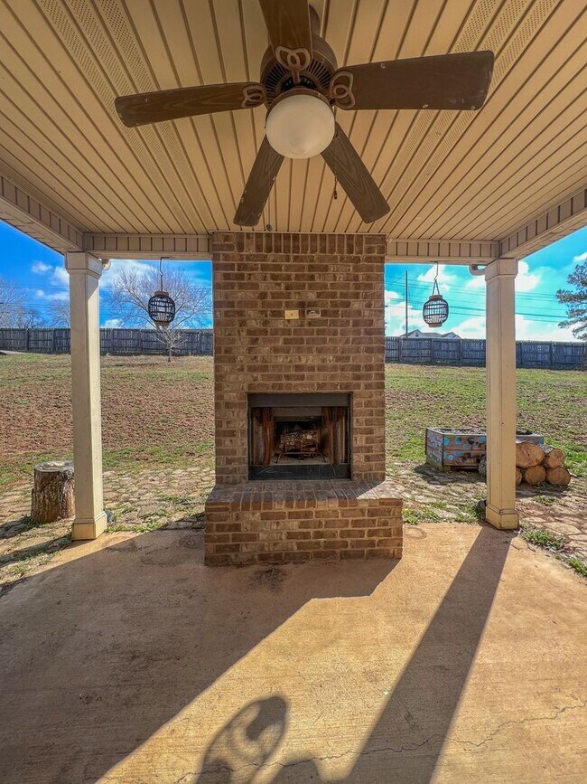 Building Photo - Short Term Leases Options! Gorgeous 5 Bedr...
