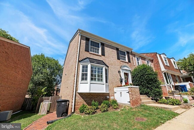 Building Photo - 1028 N Pelham St