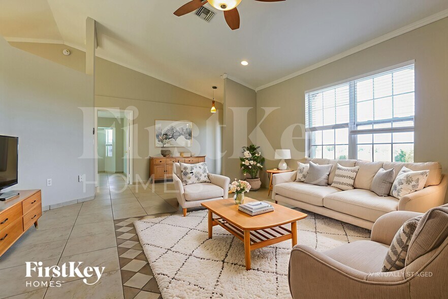 Building Photo - 154 Waldo St