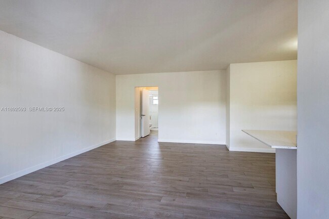 Building Photo - 6511 Santona St