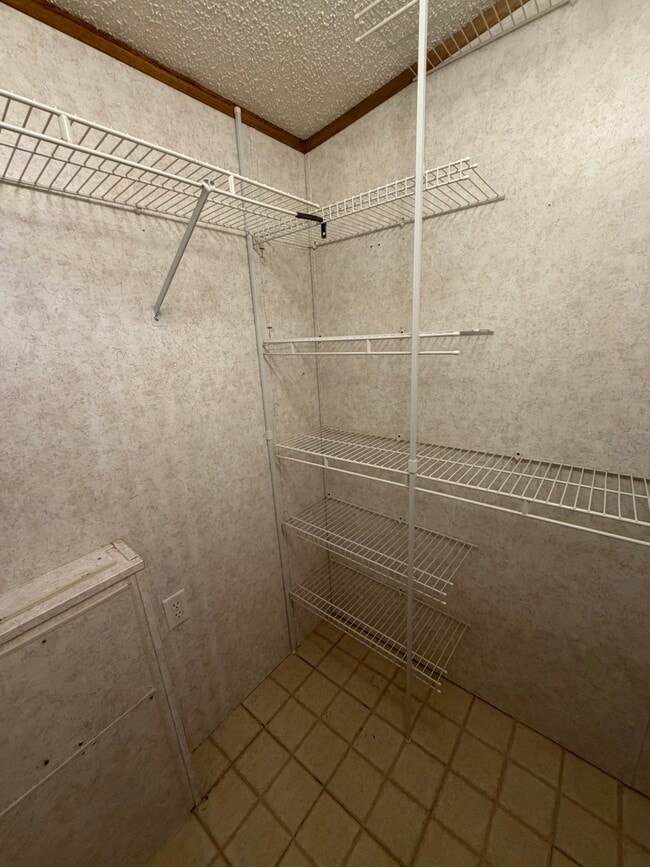 Building Photo - 4664 US-30