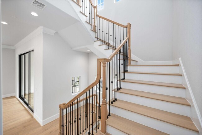 Building Photo - 10919 Grove Tree Ln