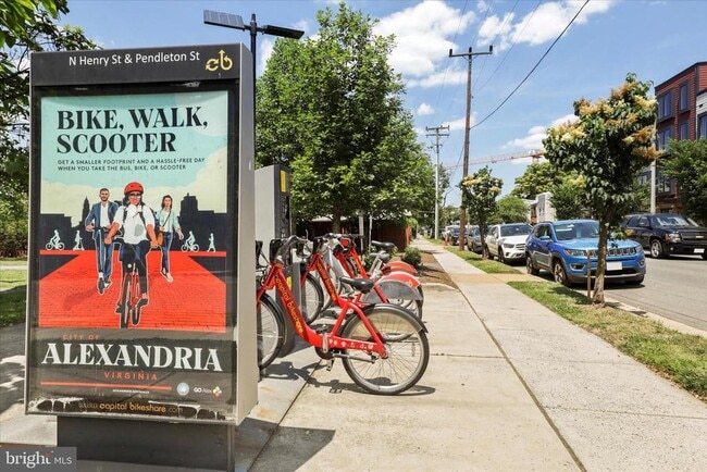 Building Photo - 441 Old Town Ct