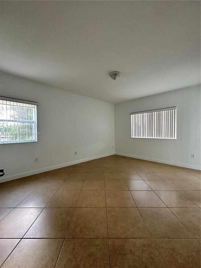 Building Photo - 10700 NW 66th St