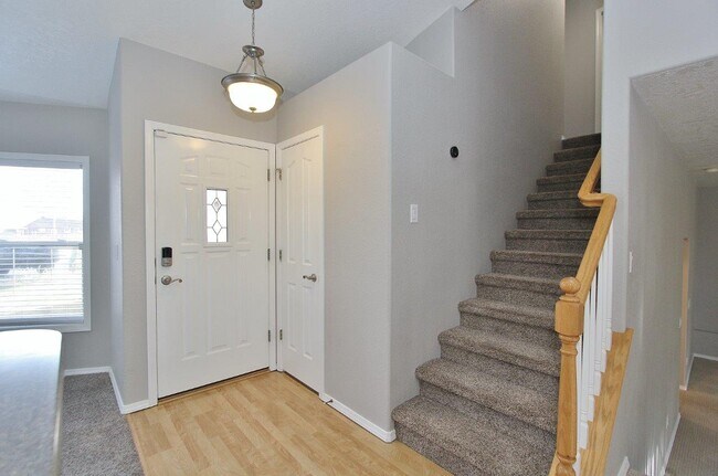 Building Photo - 11847 W Lewisburg Ct