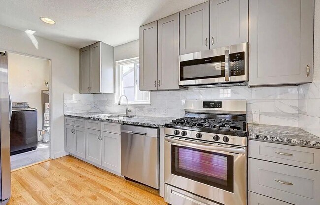 Building Photo - North Park Hill neighborhood Available in July