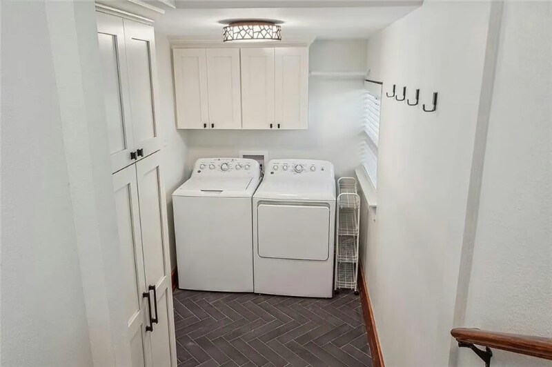 Building Photo - 216 Phosphor Ave