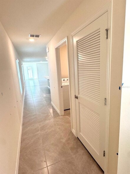 Building Photo - 2872 NE 21st Ct Rd