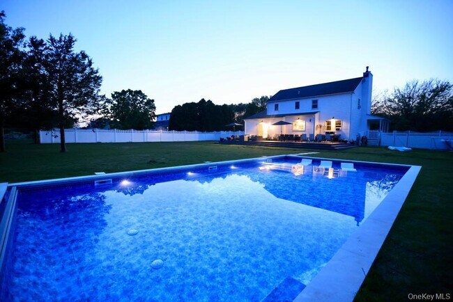 Building Photo - 265 Old Field Ct