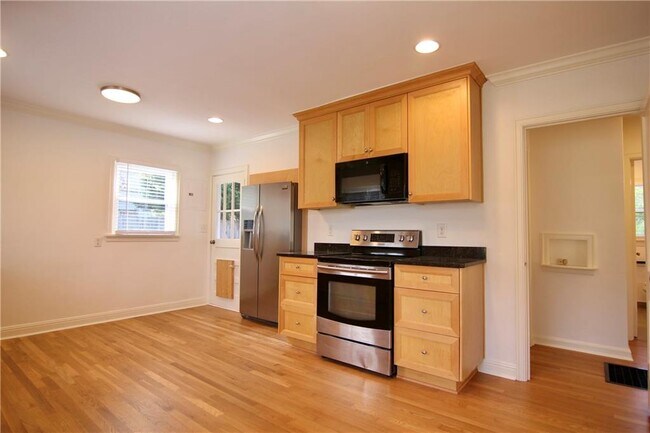 Building Photo - 1482 Dresden Dr NE