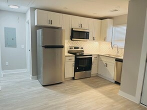Building Photo - 797-803 Pryor Street SW Unit 3
