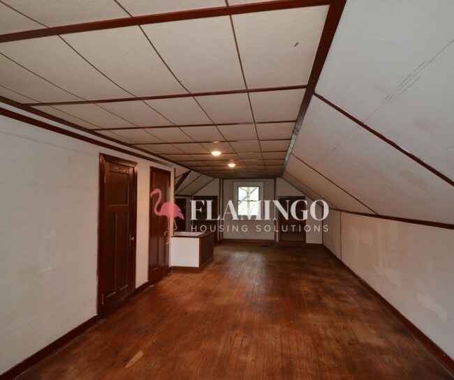 Building Photo - 2101 Riverside Dr