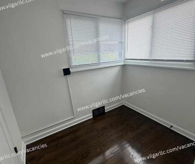 Building Photo - 600 W 46th Ave