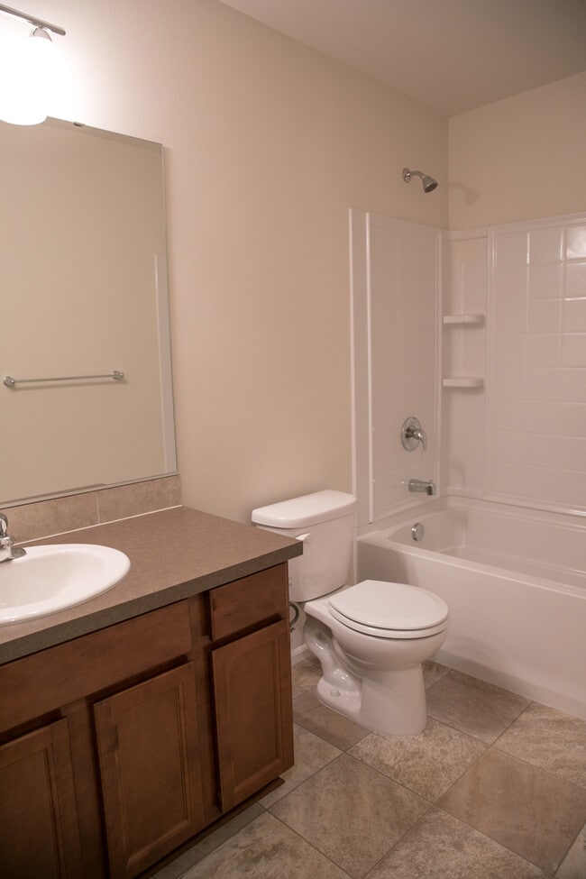 Building Photo - Lacey, 4 bedroom, 2.5 bath home.