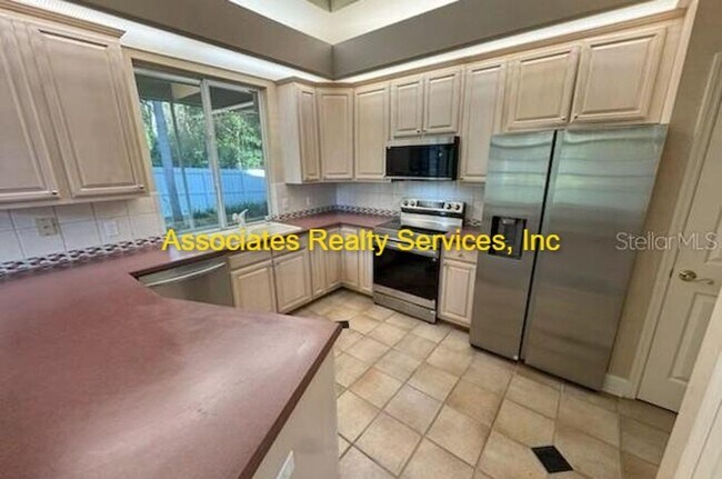 Building Photo - Move in Ready- Haile Plantation Chickasaw Way!