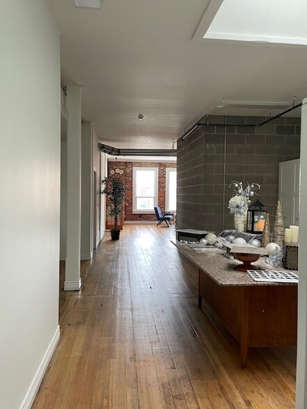 Kitchen to LR - 811 W 2nd Ave