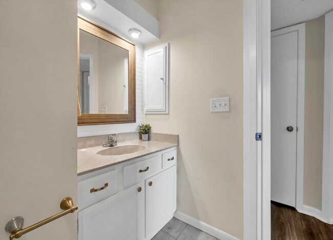 Building Photo - 1034 Alderwood Way