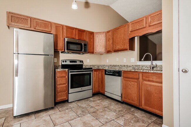 Building Photo - 2628 Lullwater Ln