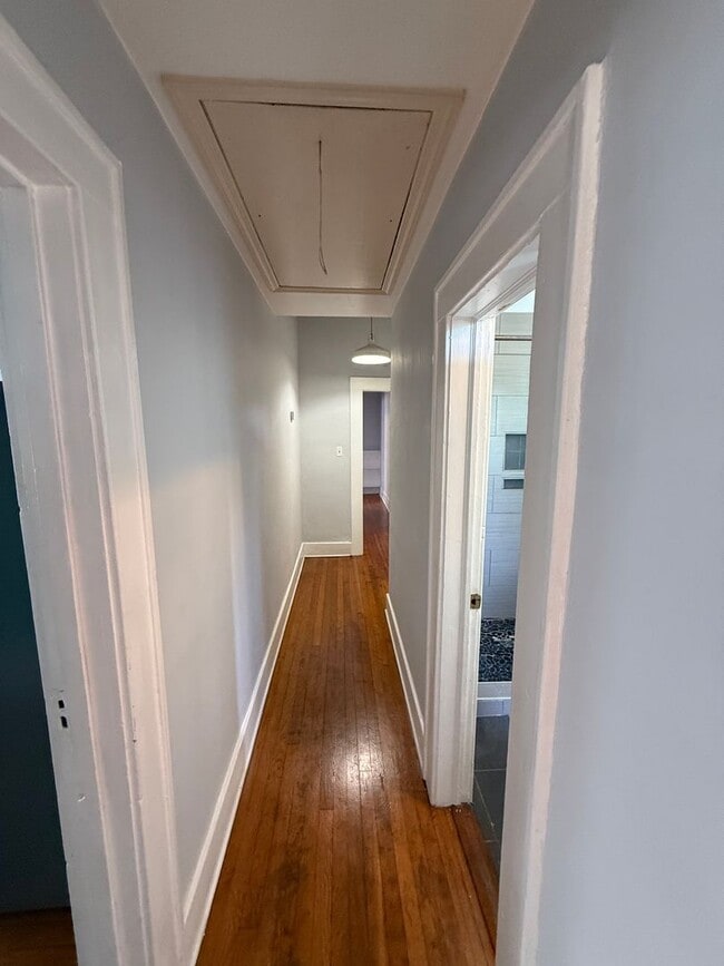Building Photo - 311 E Duffy St