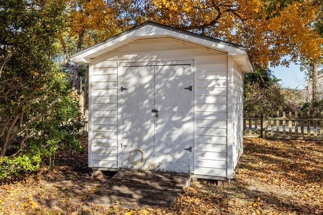 Building Photo - Broad Creek Home Available Now