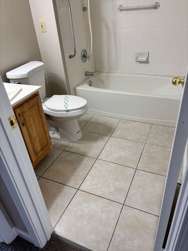 Building Photo - $2,000 PER MONTH FOR THIS GORGEOUS CONDO - AVAILABLE IMMEDIATELY- 2 BEDROOM, 2 BATH UPSTAIRS UNIT...