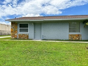 Building Photo - 1476 Temple Dr