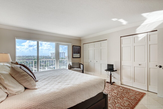 Building Photo - 4301 N Ocean Blvd