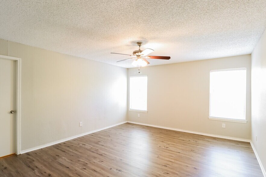 Building Photo - 4200 Cypress Springs Dr