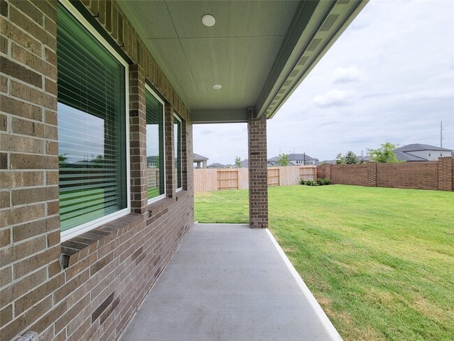 Building Photo - 21627 Royal Jett Dr